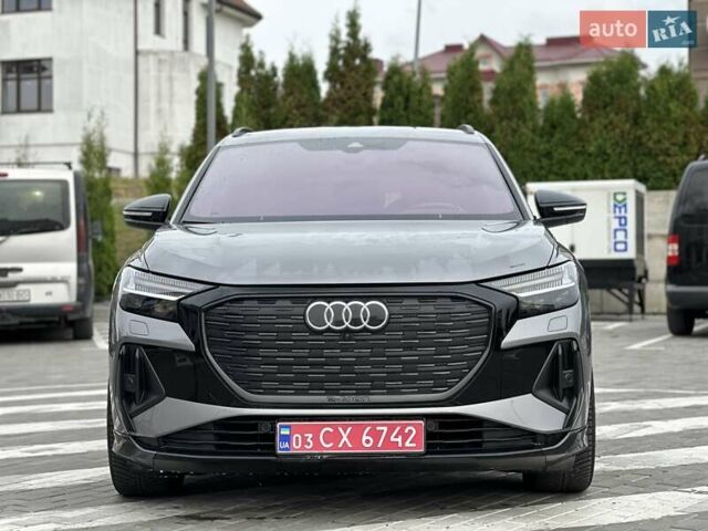 Серый Ауди Q4 e-tron, объемом двигателя 0 л и пробегом 45 тыс. км за 33850 $, фото 4 на Automoto.ua