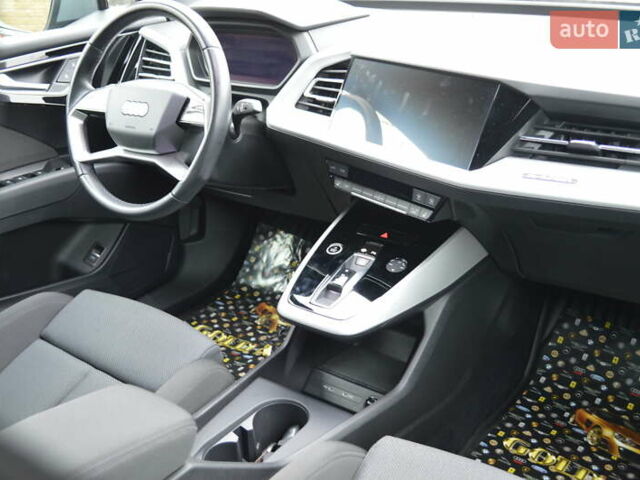 Серый Ауди Q4 e-tron, объемом двигателя 0 л и пробегом 22 тыс. км за 29999 $, фото 38 на Automoto.ua