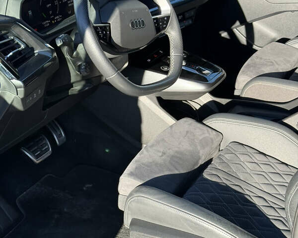 Серый Ауди Q4 e-tron, объемом двигателя 0 л и пробегом 110 тыс. км за 29800 $, фото 33 на Automoto.ua