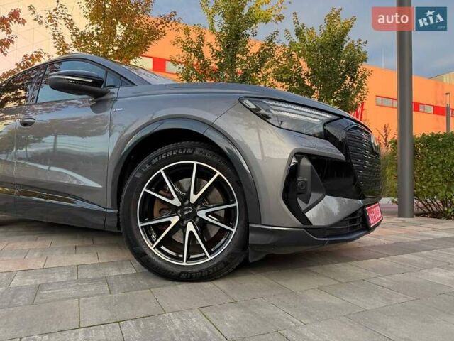 Сірий Ауді Q4 e-tron, об'ємом двигуна 0 л та пробігом 45 тис. км за 36200 $, фото 2 на Automoto.ua