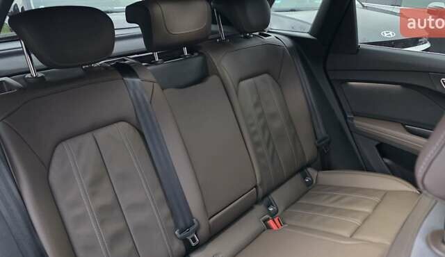 Серый Ауди Q4 e-tron, объемом двигателя 0 л и пробегом 129 тыс. км за 24532 $, фото 21 на Automoto.ua