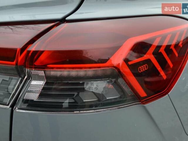 Серый Ауди Q4 e-tron, объемом двигателя 0 л и пробегом 22 тыс. км за 29999 $, фото 41 на Automoto.ua