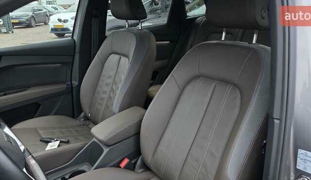 Серый Ауди Q4 e-tron, объемом двигателя 0 л и пробегом 129 тыс. км за 24532 $, фото 16 на Automoto.ua