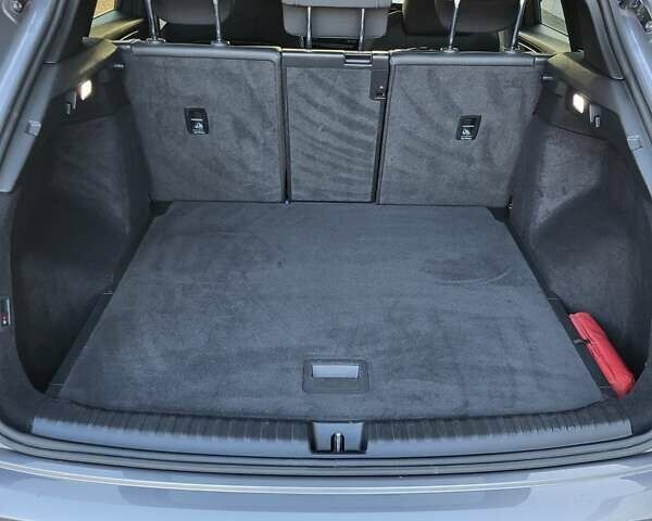 Сірий Ауді Q4 e-tron, об'ємом двигуна 0 л та пробігом 42 тис. км за 34500 $, фото 14 на Automoto.ua