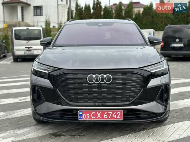 Серый Ауди Q4 e-tron, объемом двигателя 0 л и пробегом 45 тыс. км за 33850 $, фото 5 на Automoto.ua