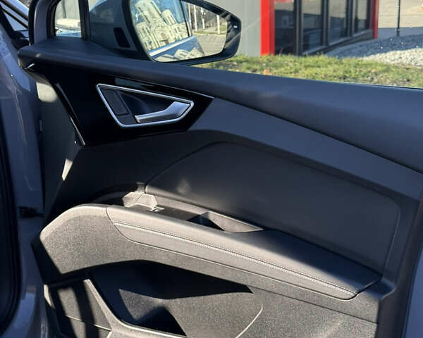 Серый Ауди Q4 e-tron, объемом двигателя 0 л и пробегом 110 тыс. км за 29800 $, фото 26 на Automoto.ua