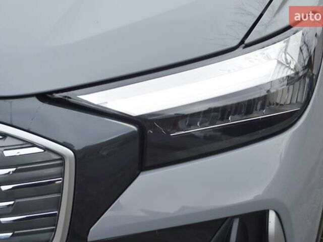 Серый Ауди Q4 e-tron, объемом двигателя 0 л и пробегом 22 тыс. км за 29999 $, фото 13 на Automoto.ua