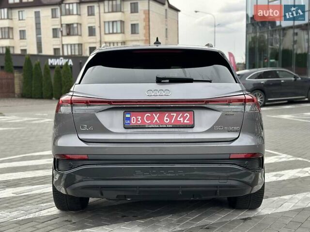 Серый Ауди Q4 e-tron, объемом двигателя 0 л и пробегом 45 тыс. км за 33850 $, фото 9 на Automoto.ua