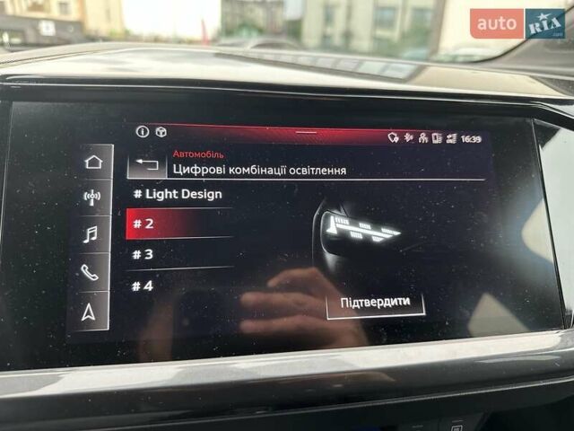 Серый Ауди Q4 e-tron, объемом двигателя 0 л и пробегом 45 тыс. км за 33850 $, фото 41 на Automoto.ua