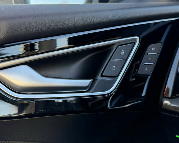 Серый Ауди Q4 e-tron, объемом двигателя 0 л и пробегом 110 тыс. км за 29800 $, фото 8 на Automoto.ua