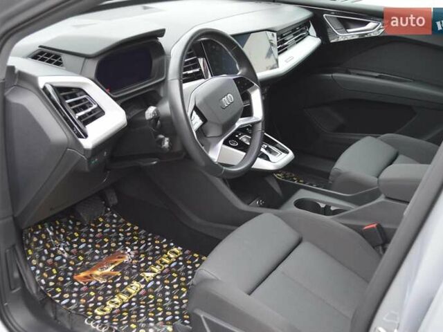 Серый Ауди Q4 e-tron, объемом двигателя 0 л и пробегом 22 тыс. км за 29999 $, фото 15 на Automoto.ua