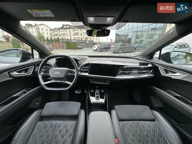 Серый Ауди Q4 e-tron, объемом двигателя 0 л и пробегом 45 тыс. км за 33850 $, фото 2 на Automoto.ua