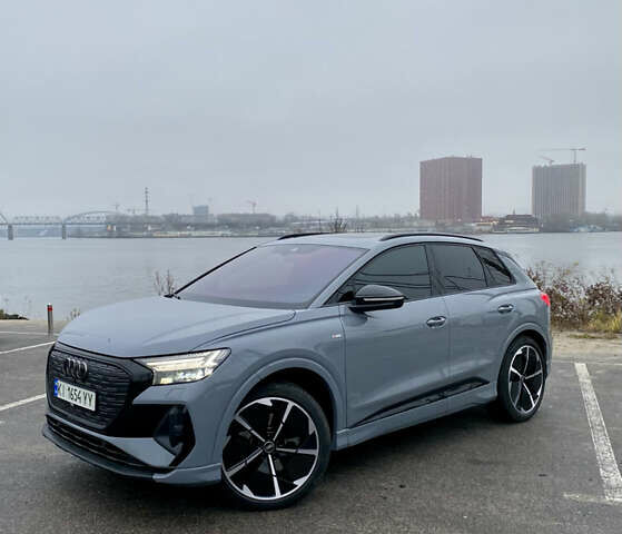 Сірий Ауді Q4 e-tron, об'ємом двигуна 0 л та пробігом 41 тис. км за 33900 $, фото 3 на Automoto.ua