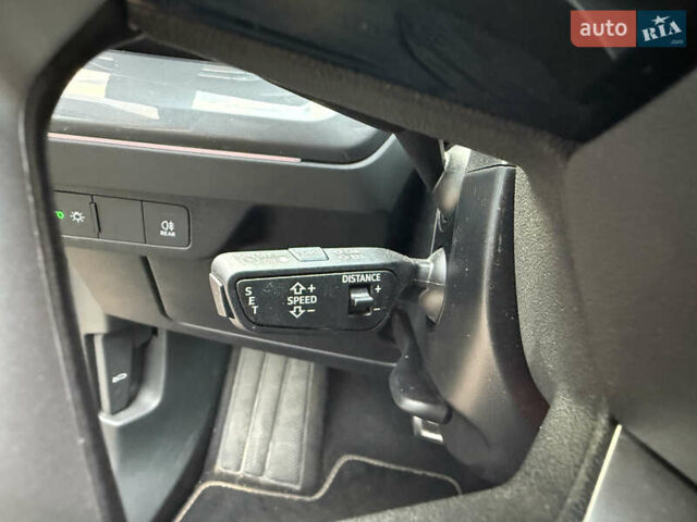 Сірий Ауді Q4 e-tron, об'ємом двигуна 0 л та пробігом 11 тис. км за 30000 $, фото 28 на Automoto.ua