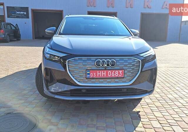 Серый Ауди Q4 e-tron, объемом двигателя 0 л и пробегом 8 тыс. км за 30500 $, фото 1 на Automoto.ua