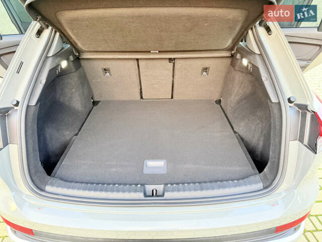 Серый Ауди Q4 e-tron, объемом двигателя 0 л и пробегом 55 тыс. км за 27500 $, фото 42 на Automoto.ua