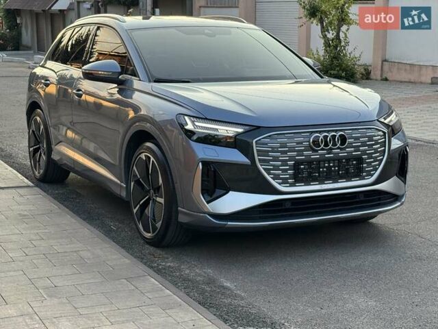 Серый Ауди Q4 e-tron, объемом двигателя 0 л и пробегом 10 тыс. км за 33100 $, фото 3 на Automoto.ua