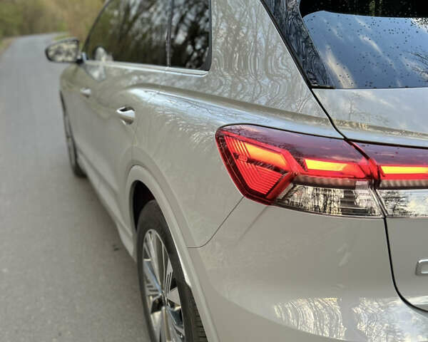Сірий Ауді Q4 e-tron, об'ємом двигуна 0 л та пробігом 20 тис. км за 28800 $, фото 10 на Automoto.ua
