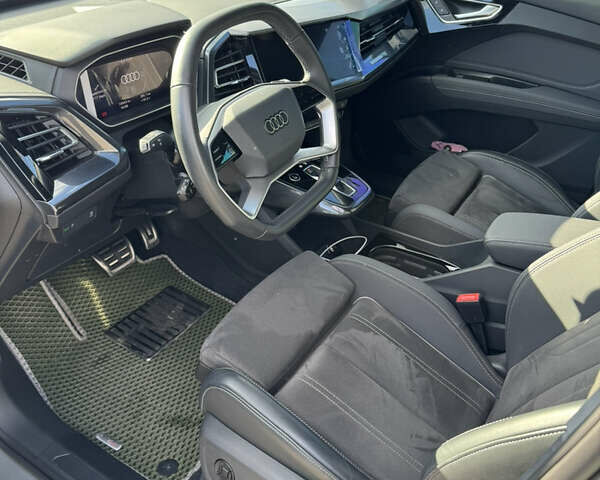 Сірий Ауді Q4 e-tron, об'ємом двигуна 0 л та пробігом 16 тис. км за 33200 $, фото 9 на Automoto.ua