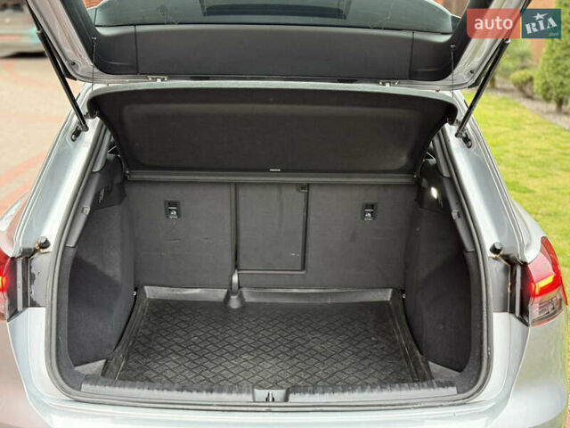 Серый Ауди Q4 e-tron, объемом двигателя 0 л и пробегом 50 тыс. км за 16900 $, фото 58 на Automoto.ua