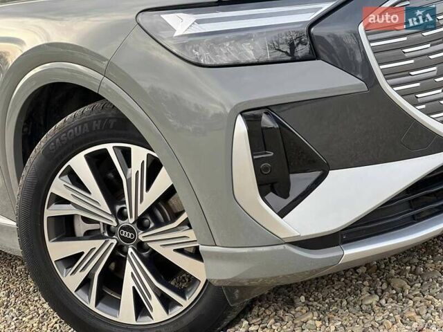Серый Ауди Q4 e-tron, объемом двигателя 0 л и пробегом 20 тыс. км за 26999 $, фото 14 на Automoto.ua