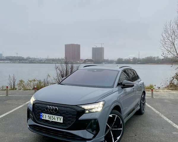 Сірий Ауді Q4 e-tron, об'ємом двигуна 0 л та пробігом 41 тис. км за 33900 $, фото 6 на Automoto.ua