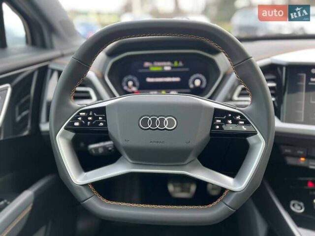 Серый Ауди Q4 e-tron, объемом двигателя 0 л и пробегом 16 тыс. км за 26999 $, фото 17 на Automoto.ua