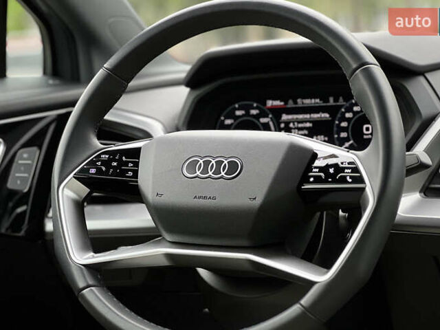 Серый Ауди Q4 e-tron, объемом двигателя 0 л и пробегом 29 тыс. км за 32990 $, фото 17 на Automoto.ua