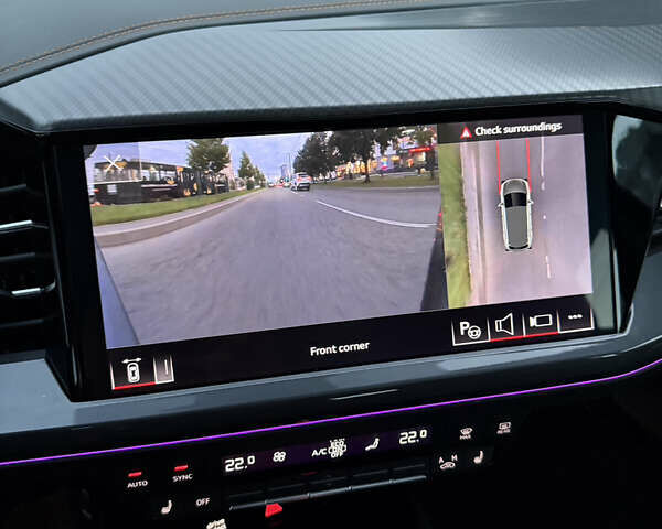 Сірий Ауді Q4 e-tron, об'ємом двигуна 0 л та пробігом 11 тис. км за 30000 $, фото 34 на Automoto.ua