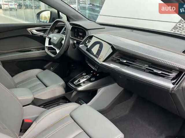 Серый Ауди Q4 e-tron, объемом двигателя 0 л и пробегом 9 тыс. км за 26900 $, фото 10 на Automoto.ua