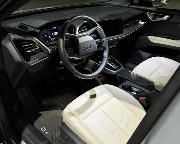 Серый Ауди Q4 e-tron, объемом двигателя 0 л и пробегом 29 тыс. км за 31900 $, фото 54 на Automoto.ua