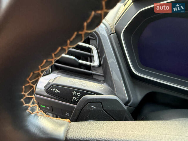 Сірий Ауді Q4 e-tron, об'ємом двигуна 0 л та пробігом 11 тис. км за 30000 $, фото 29 на Automoto.ua