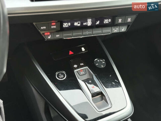 Серый Ауди Q4 e-tron, объемом двигателя 0 л и пробегом 50 тыс. км за 16900 $, фото 44 на Automoto.ua