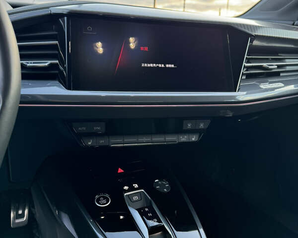 Сірий Ауді Q4 e-tron, об'ємом двигуна 0 л та пробігом 6 тис. км за 29500 $, фото 22 на Automoto.ua