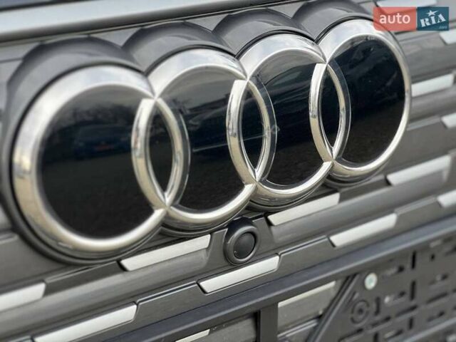 Серый Ауди Q4 e-tron, объемом двигателя 0 л и пробегом 16 тыс. км за 26999 $, фото 27 на Automoto.ua