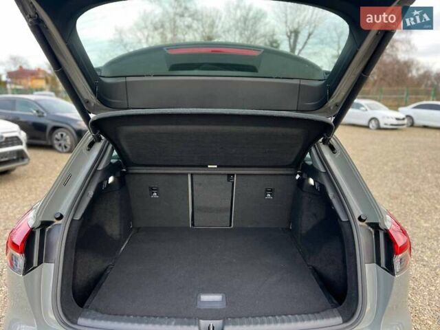 Серый Ауди Q4 e-tron, объемом двигателя 0 л и пробегом 16 тыс. км за 26999 $, фото 28 на Automoto.ua