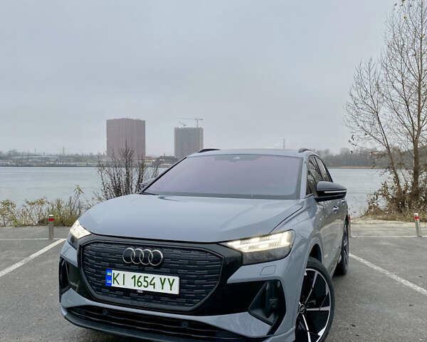 Сірий Ауді Q4 e-tron, об'ємом двигуна 0 л та пробігом 41 тис. км за 33900 $, фото 2 на Automoto.ua