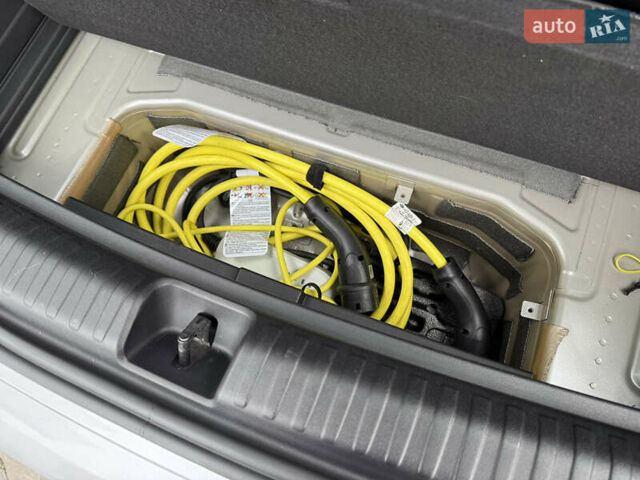 Сірий Ауді Q4 e-tron, об'ємом двигуна 0 л та пробігом 25 тис. км за 29790 $, фото 54 на Automoto.ua