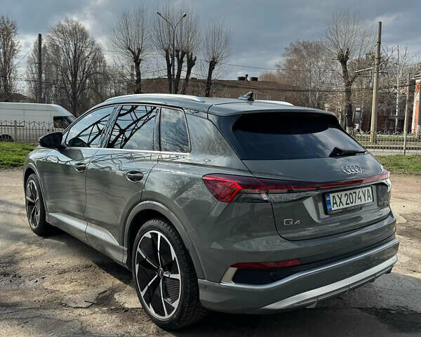 Серый Ауди Q4 e-tron, объемом двигателя 0 л и пробегом 35 тыс. км за 35000 $, фото 5 на Automoto.ua