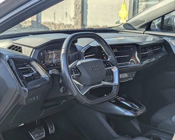 Серый Ауди Q4 e-tron, объемом двигателя 0 л и пробегом 68 тыс. км за 33300 $, фото 10 на Automoto.ua