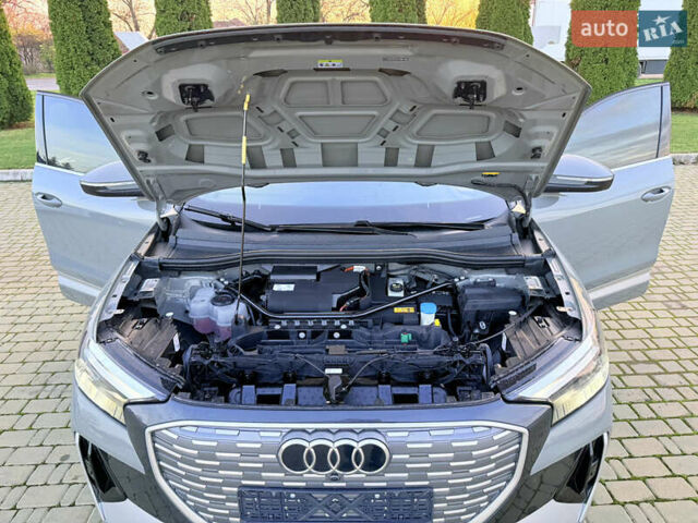 Серый Ауди Q4 e-tron, объемом двигателя 0 л и пробегом 55 тыс. км за 27500 $, фото 41 на Automoto.ua