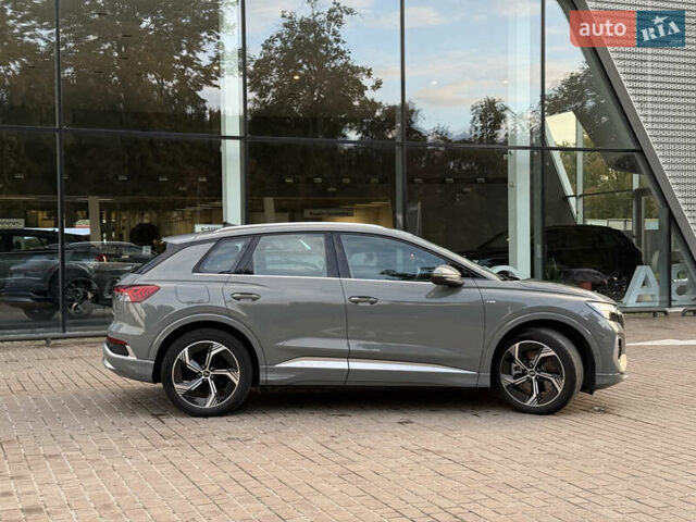 Сірий Ауді Q4 e-tron, об'ємом двигуна 0 л та пробігом 11 тис. км за 30000 $, фото 12 на Automoto.ua