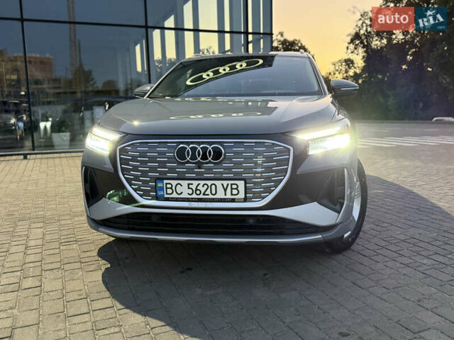 Серый Ауди Q4 e-tron, объемом двигателя 0 л и пробегом 29 тыс. км за 31900 $, фото 13 на Automoto.ua