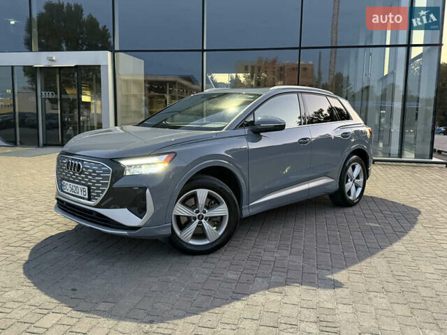 Серый Ауди Q4 e-tron, объемом двигателя 0 л и пробегом 29 тыс. км за 31900 $, фото 9 на Automoto.ua