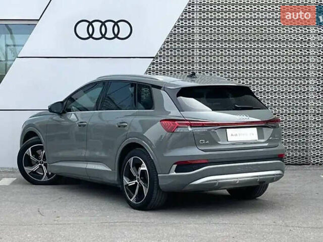 Серый Ауди Q4 e-tron, объемом двигателя 0 л и пробегом 9 тыс. км за 26900 $, фото 6 на Automoto.ua