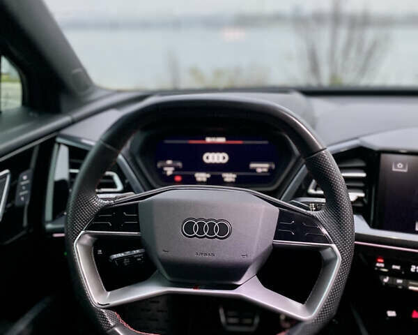 Сірий Ауді Q4 e-tron, об'ємом двигуна 0 л та пробігом 41 тис. км за 33900 $, фото 22 на Automoto.ua