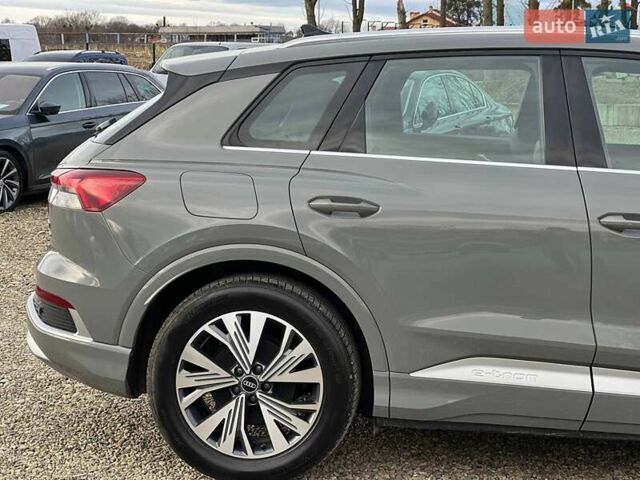 Серый Ауди Q4 e-tron, объемом двигателя 0 л и пробегом 20 тыс. км за 26999 $, фото 3 на Automoto.ua