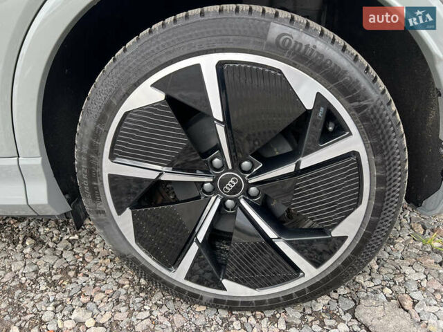Серый Ауди Q4 e-tron, объемом двигателя 0 л и пробегом 18 тыс. км за 33500 $, фото 15 на Automoto.ua