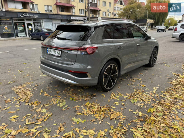 Серый Ауди Q4 e-tron, объемом двигателя 0 л и пробегом 10 тыс. км за 36900 $, фото 3 на Automoto.ua