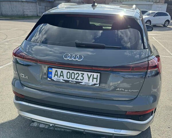 Сірий Ауді Q4 e-tron, об'ємом двигуна 0 л та пробігом 16 тис. км за 33200 $, фото 3 на Automoto.ua